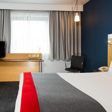 Holiday Inn Express Stevenage By Ihg Dış mekan fotoğraf