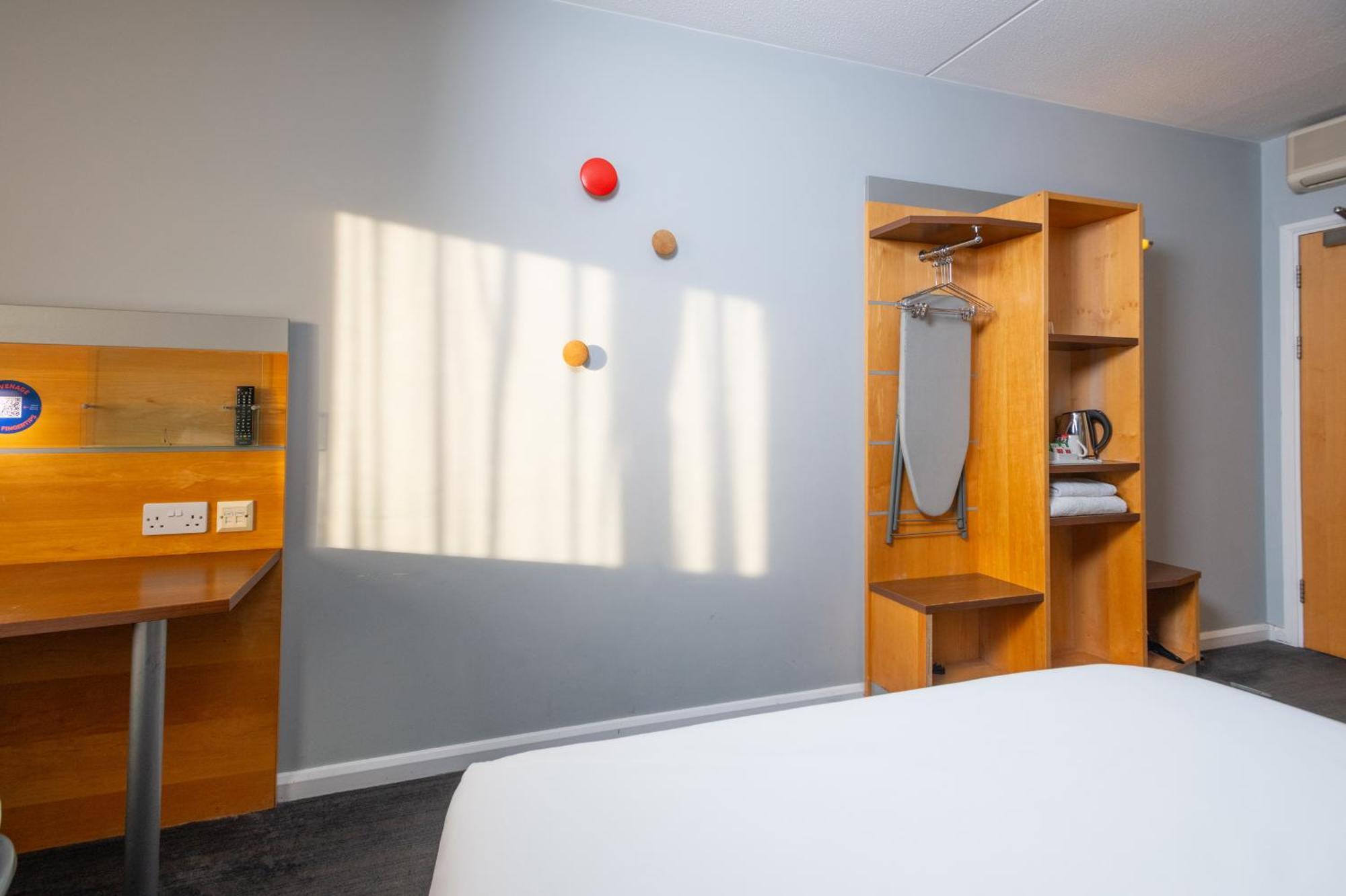 Holiday Inn Express Stevenage By Ihg Oda fotoğraf
