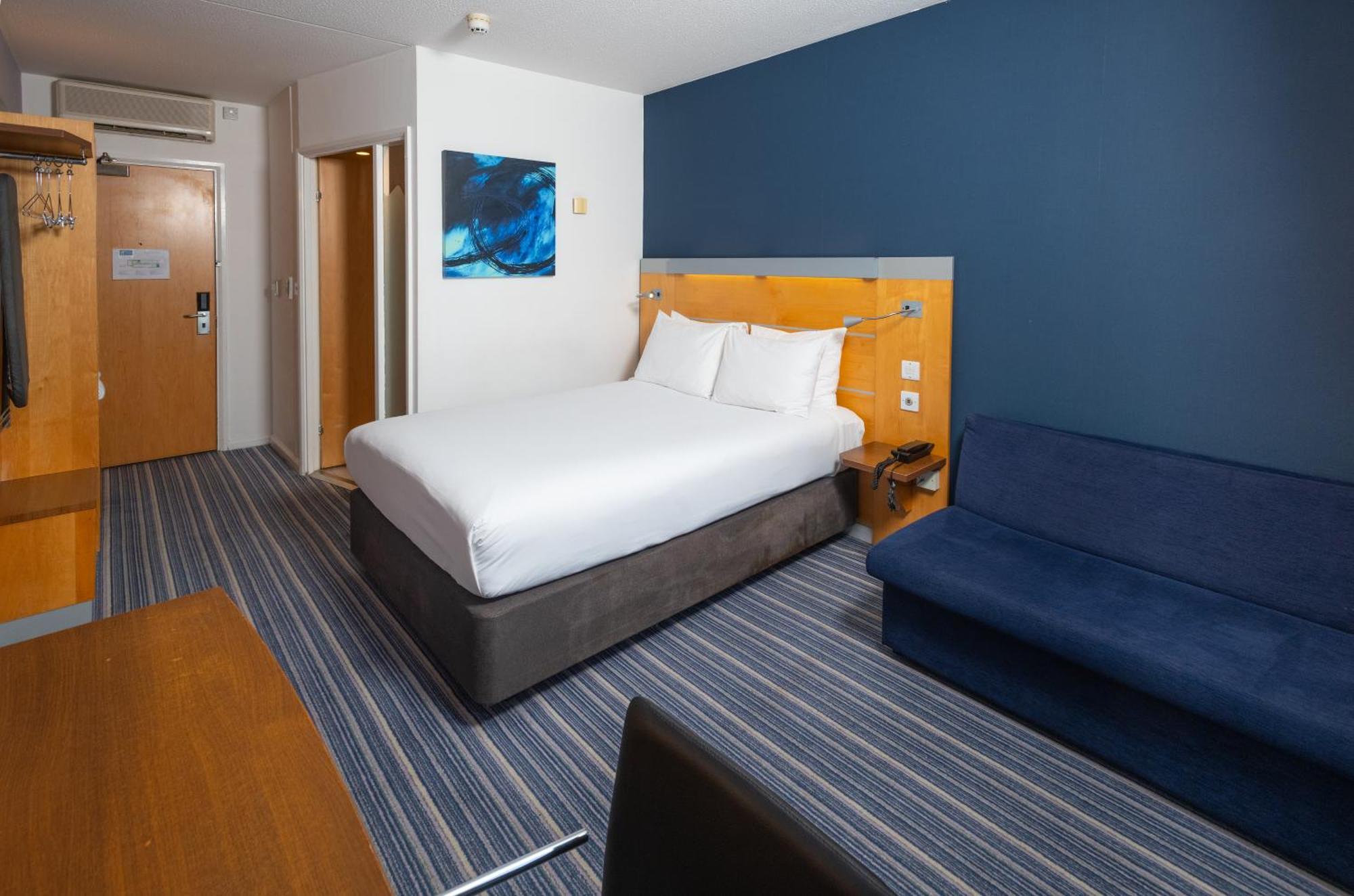 Holiday Inn Express Stevenage By Ihg Dış mekan fotoğraf