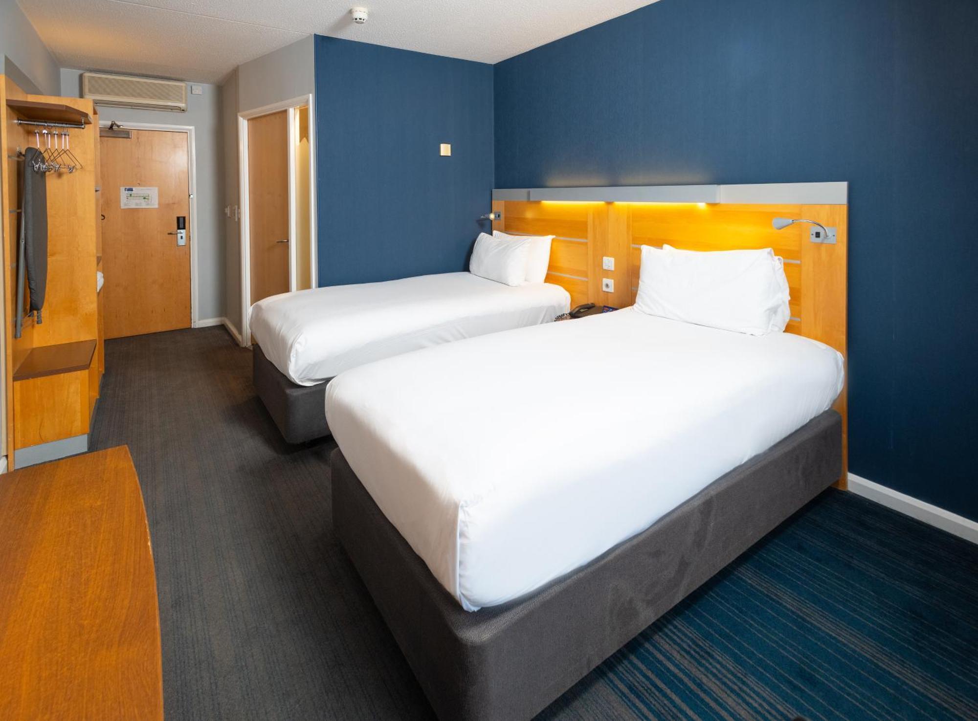 Holiday Inn Express Stevenage By Ihg Dış mekan fotoğraf