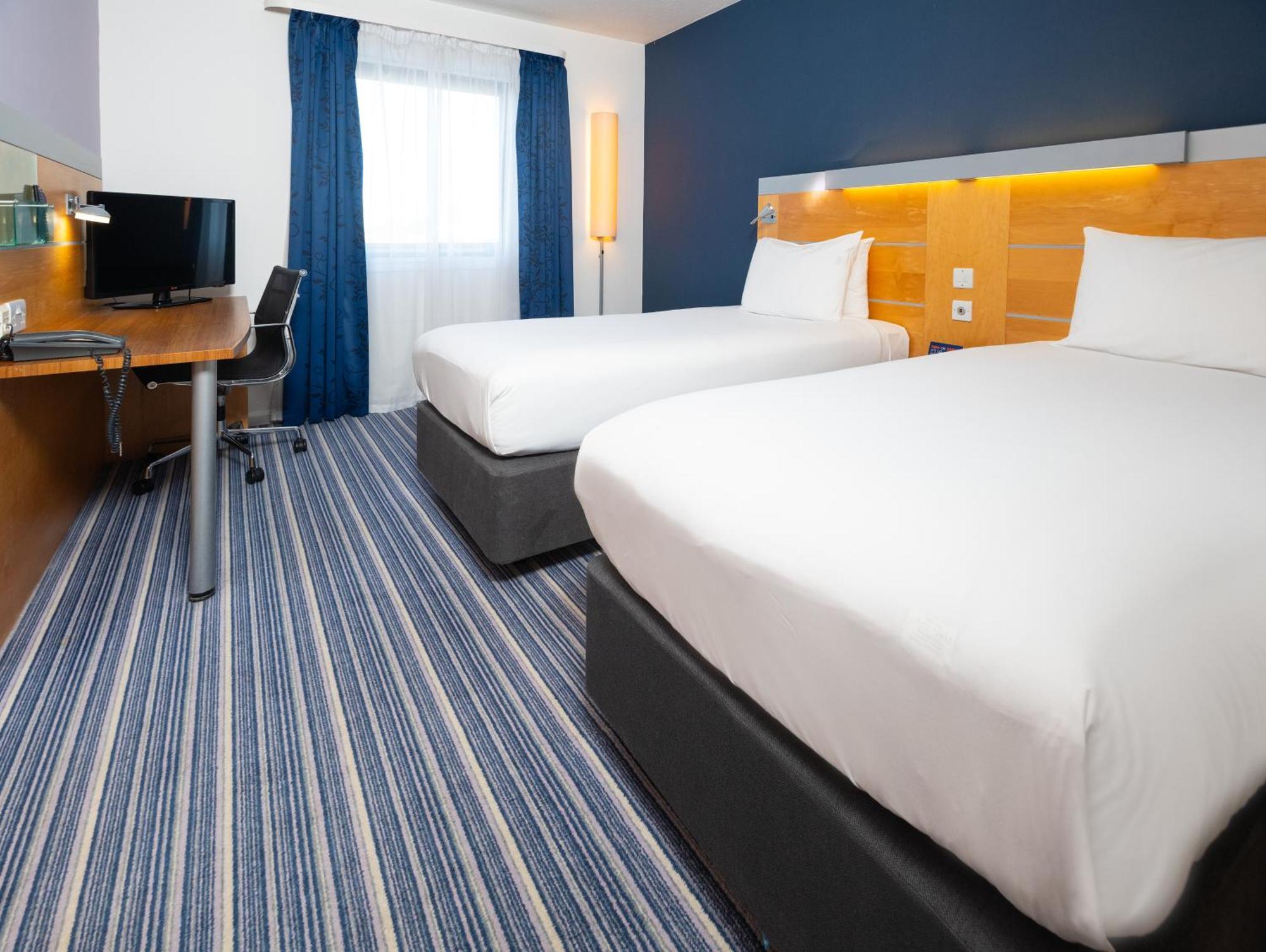 Holiday Inn Express Stevenage By Ihg Dış mekan fotoğraf