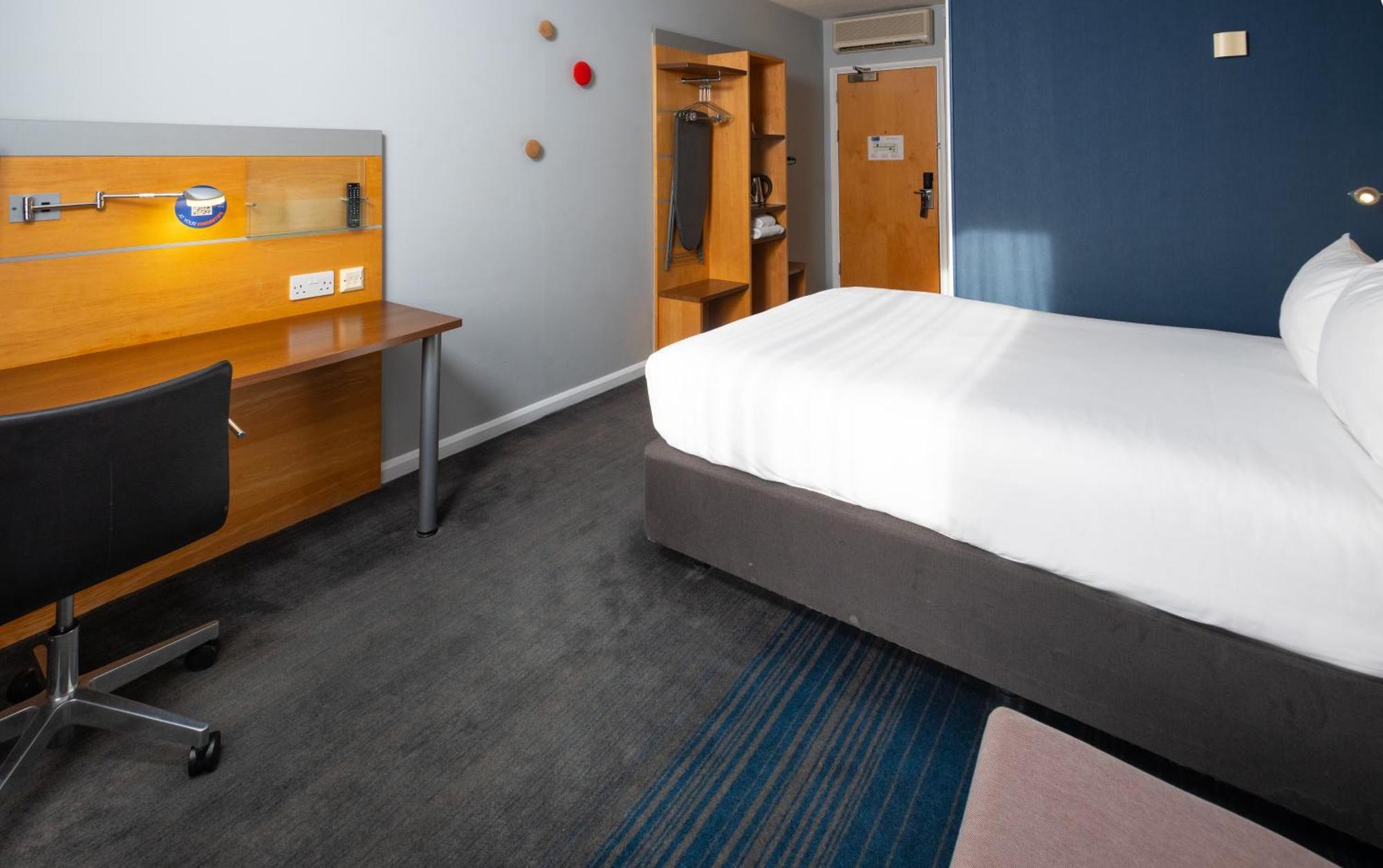 Holiday Inn Express Stevenage By Ihg Dış mekan fotoğraf