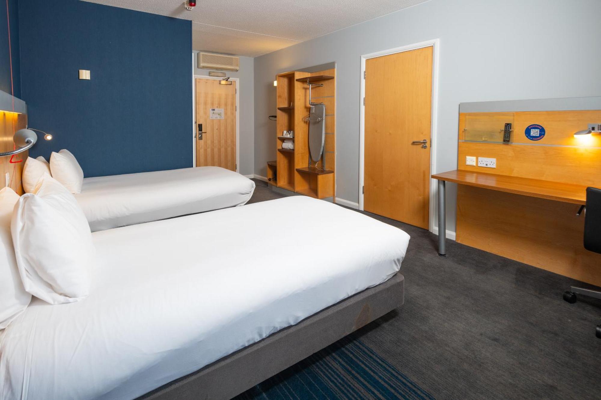 Holiday Inn Express Stevenage By Ihg Dış mekan fotoğraf