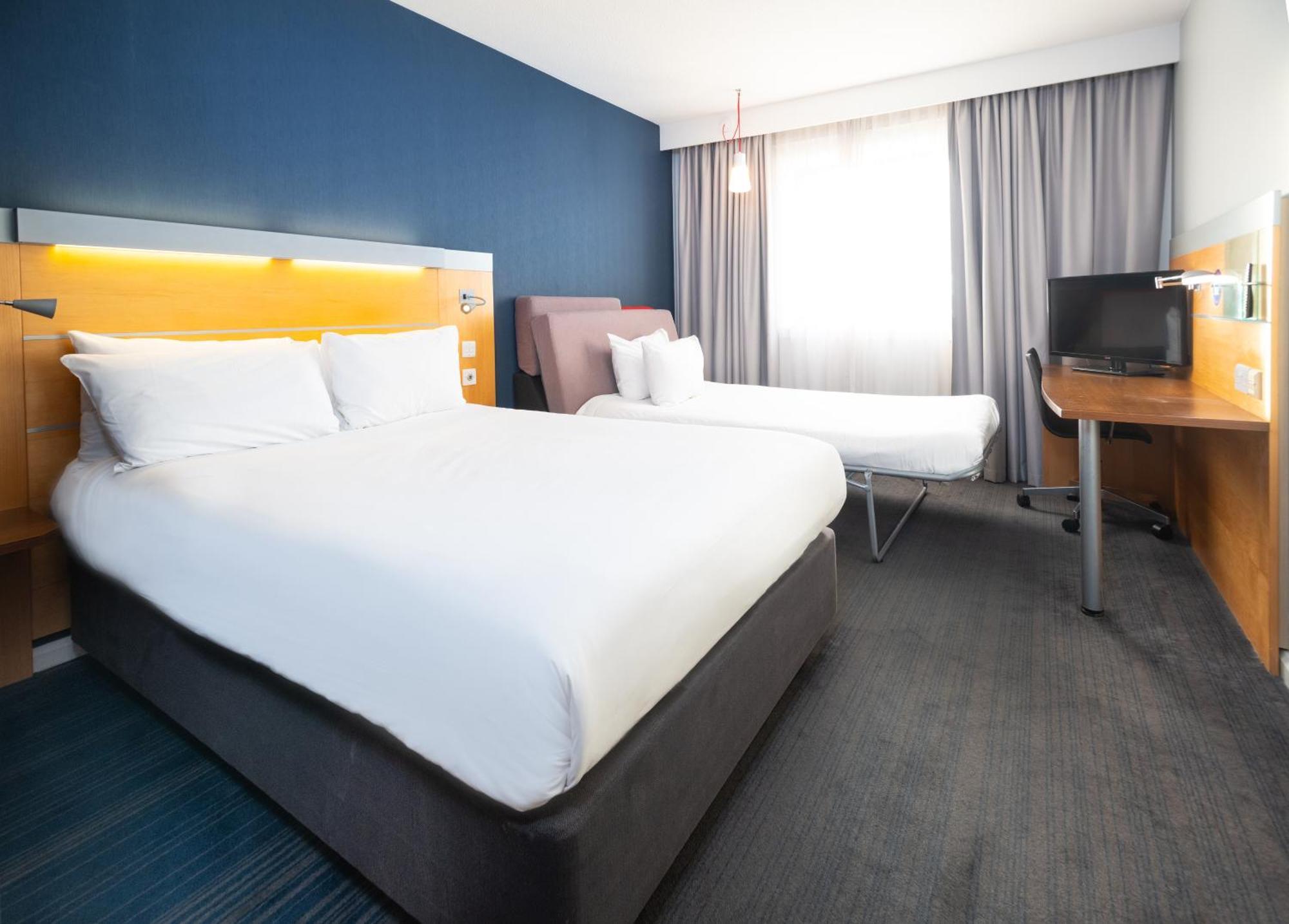 Holiday Inn Express Stevenage By Ihg Dış mekan fotoğraf