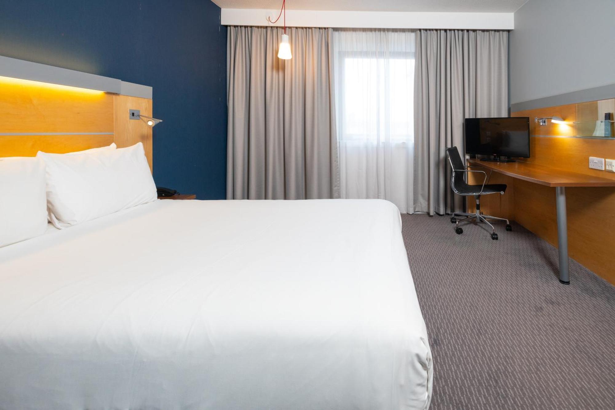 Holiday Inn Express Stevenage By Ihg Dış mekan fotoğraf