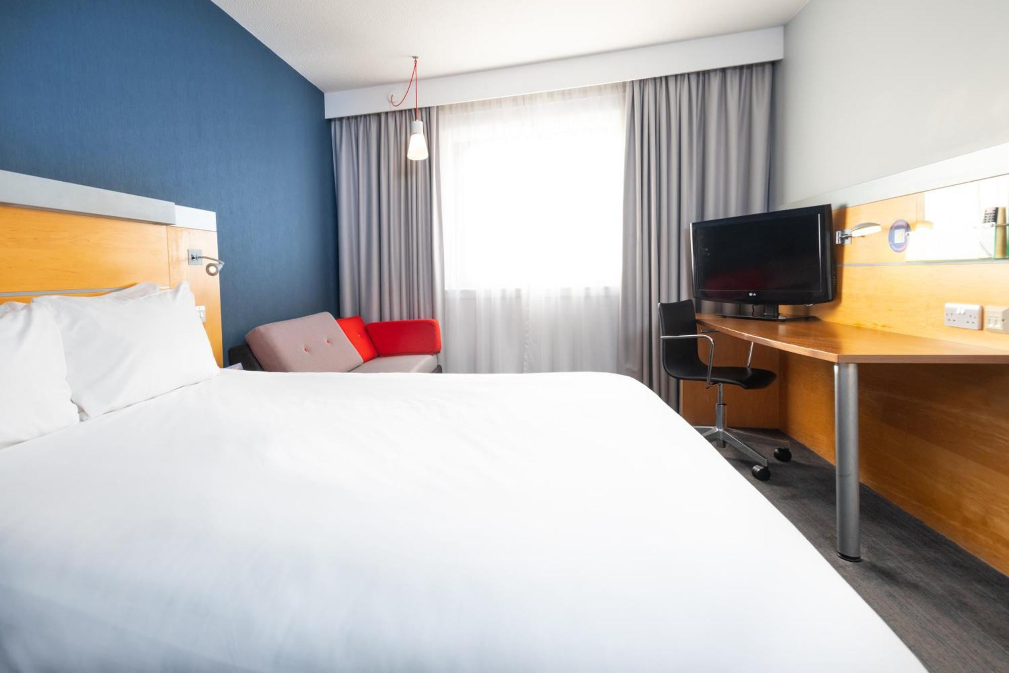 Holiday Inn Express Stevenage By Ihg Dış mekan fotoğraf