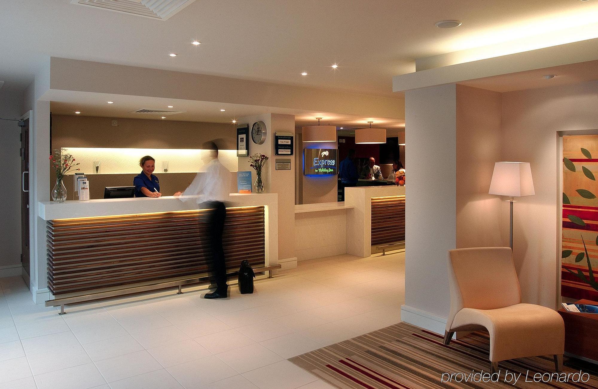Holiday Inn Express Stevenage By Ihg Dış mekan fotoğraf