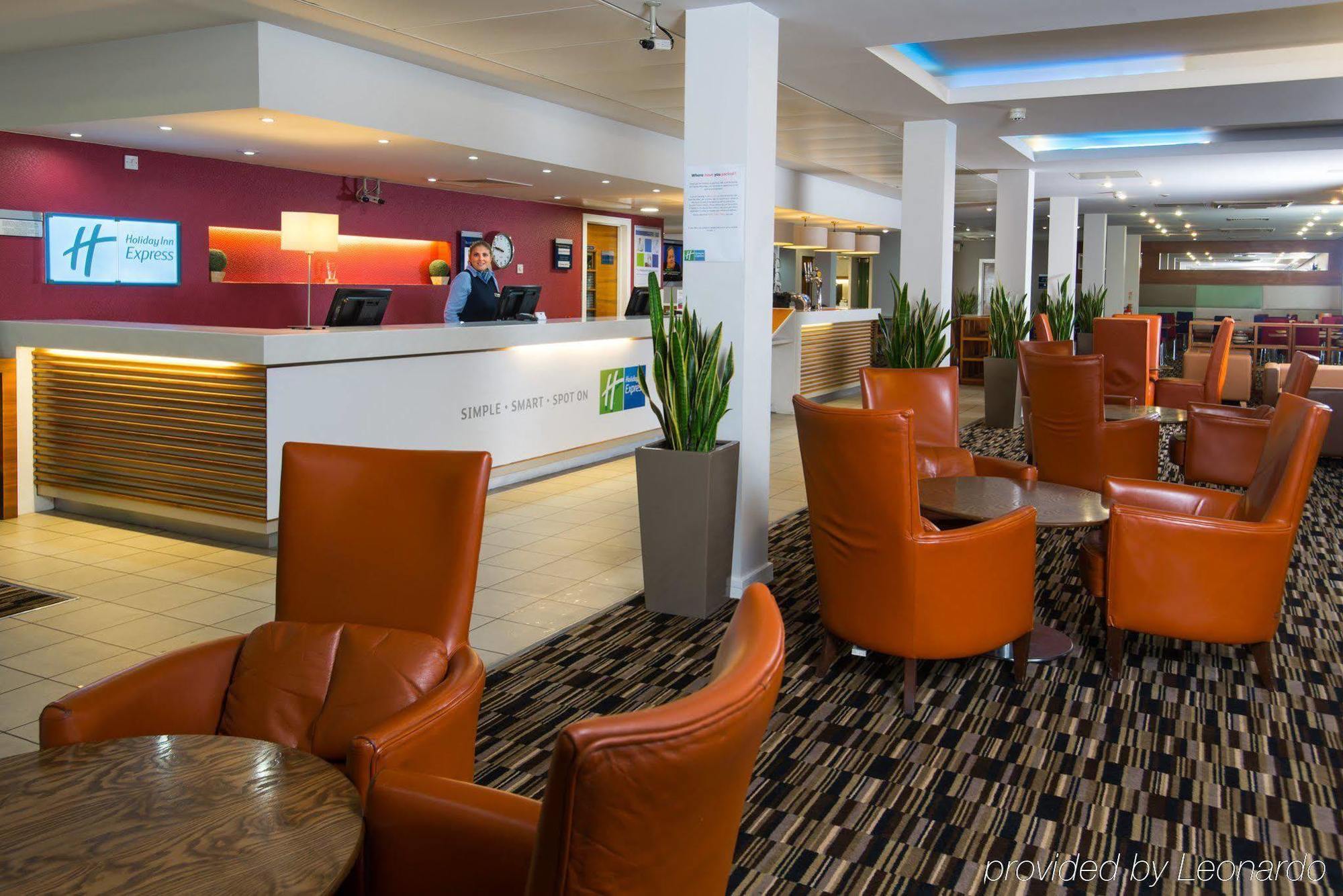 Holiday Inn Express Stevenage By Ihg Dış mekan fotoğraf