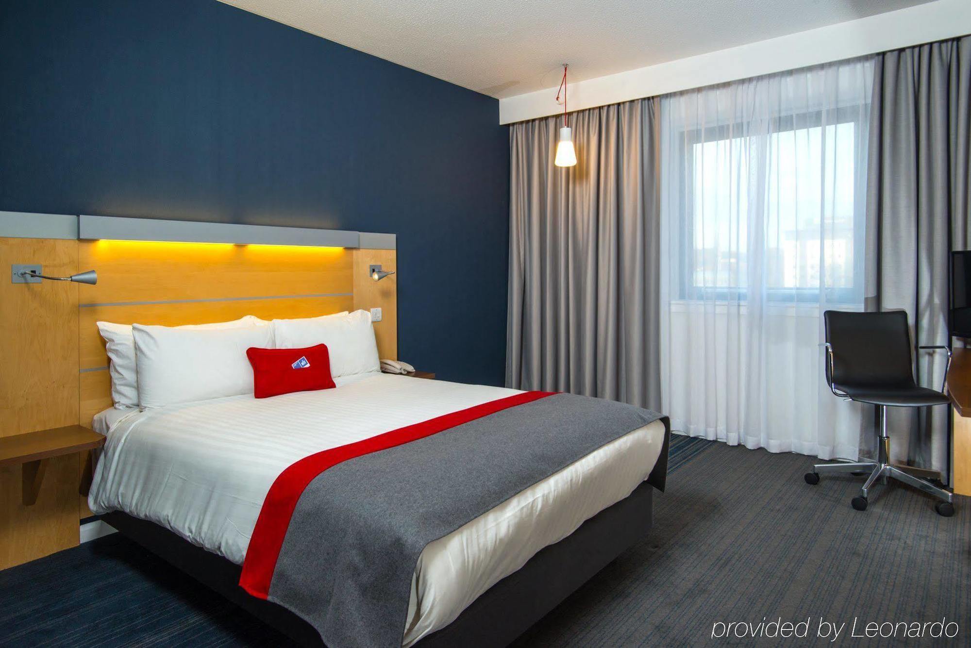 Holiday Inn Express Stevenage By Ihg Dış mekan fotoğraf