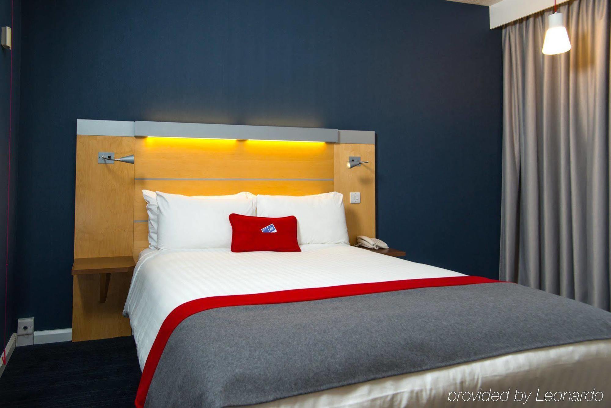 Holiday Inn Express Stevenage By Ihg Dış mekan fotoğraf