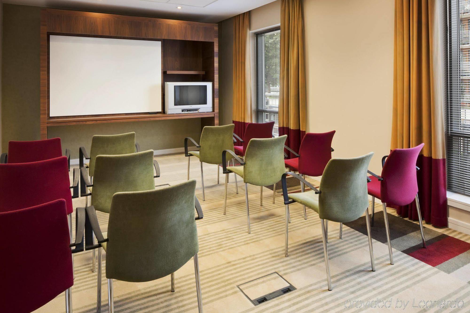 Holiday Inn Express Stevenage By Ihg Konforlar fotoğraf