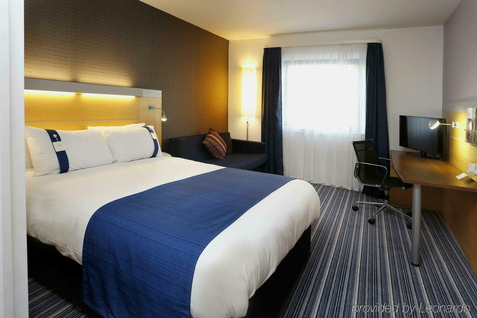 Holiday Inn Express Stevenage By Ihg Dış mekan fotoğraf